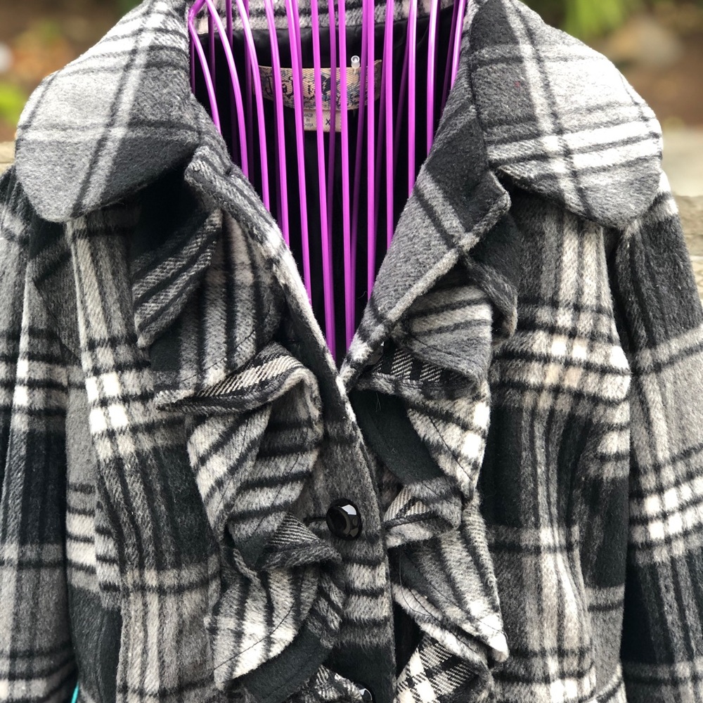 Beautiful Winter Coat💕 - Picture 5 of 11